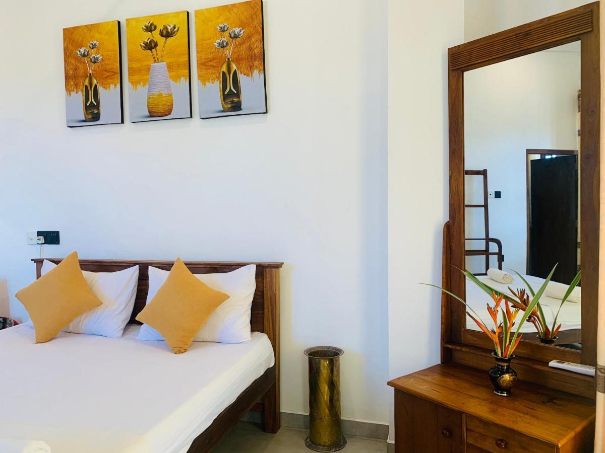 Kavin Beach Hotel Hikkaduwa Exterior photo