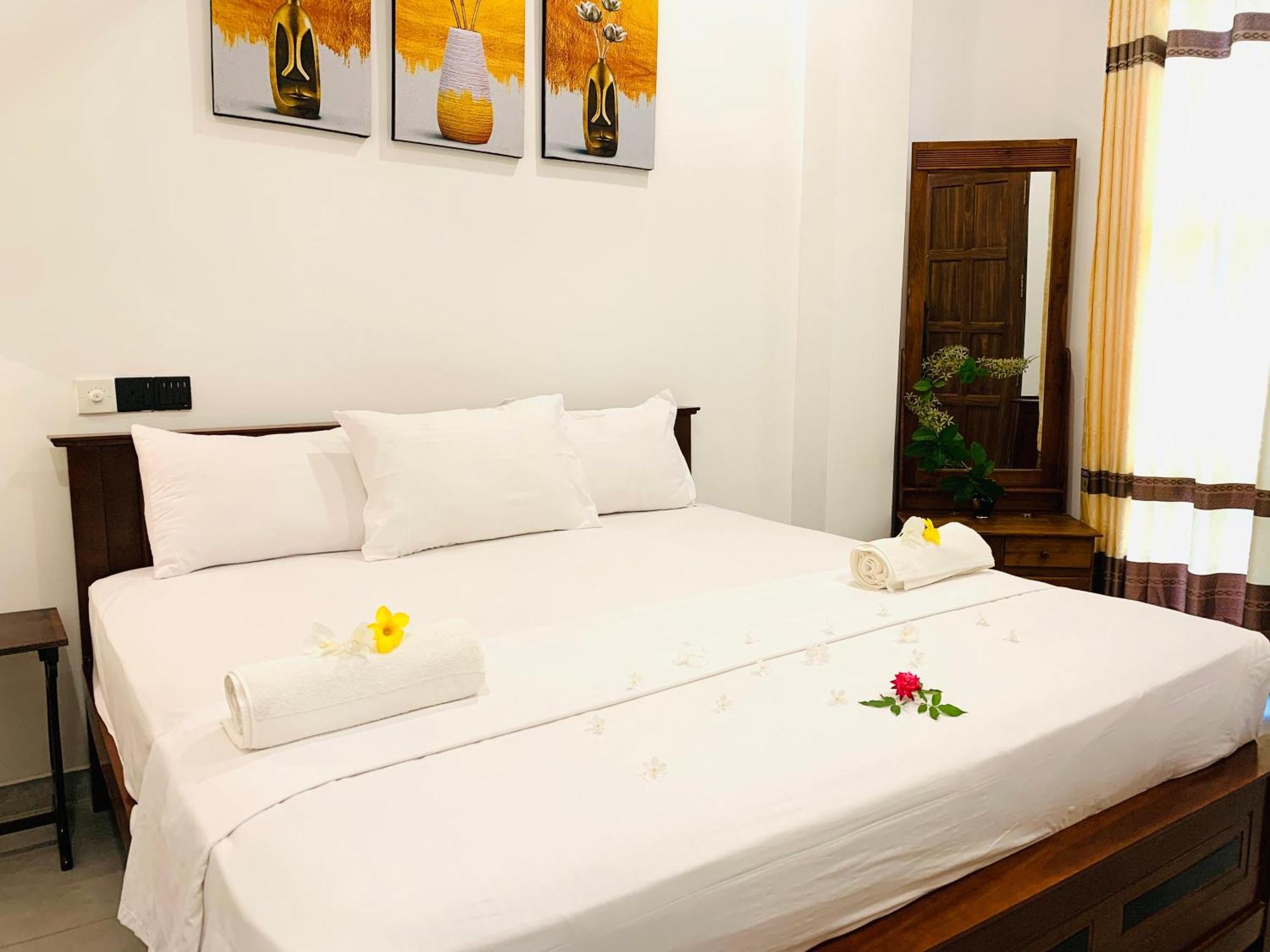 Kavin Beach Hotel Hikkaduwa Exterior photo